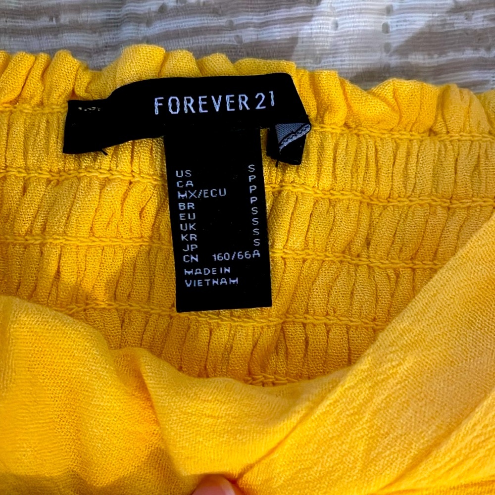 Women skirt, size small, color yellow , new, Forever21. - Picture 4 of 5